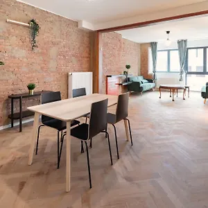 charming-spacious-antwerp-city-center-apartments-l01.hotelsantwerp.net/